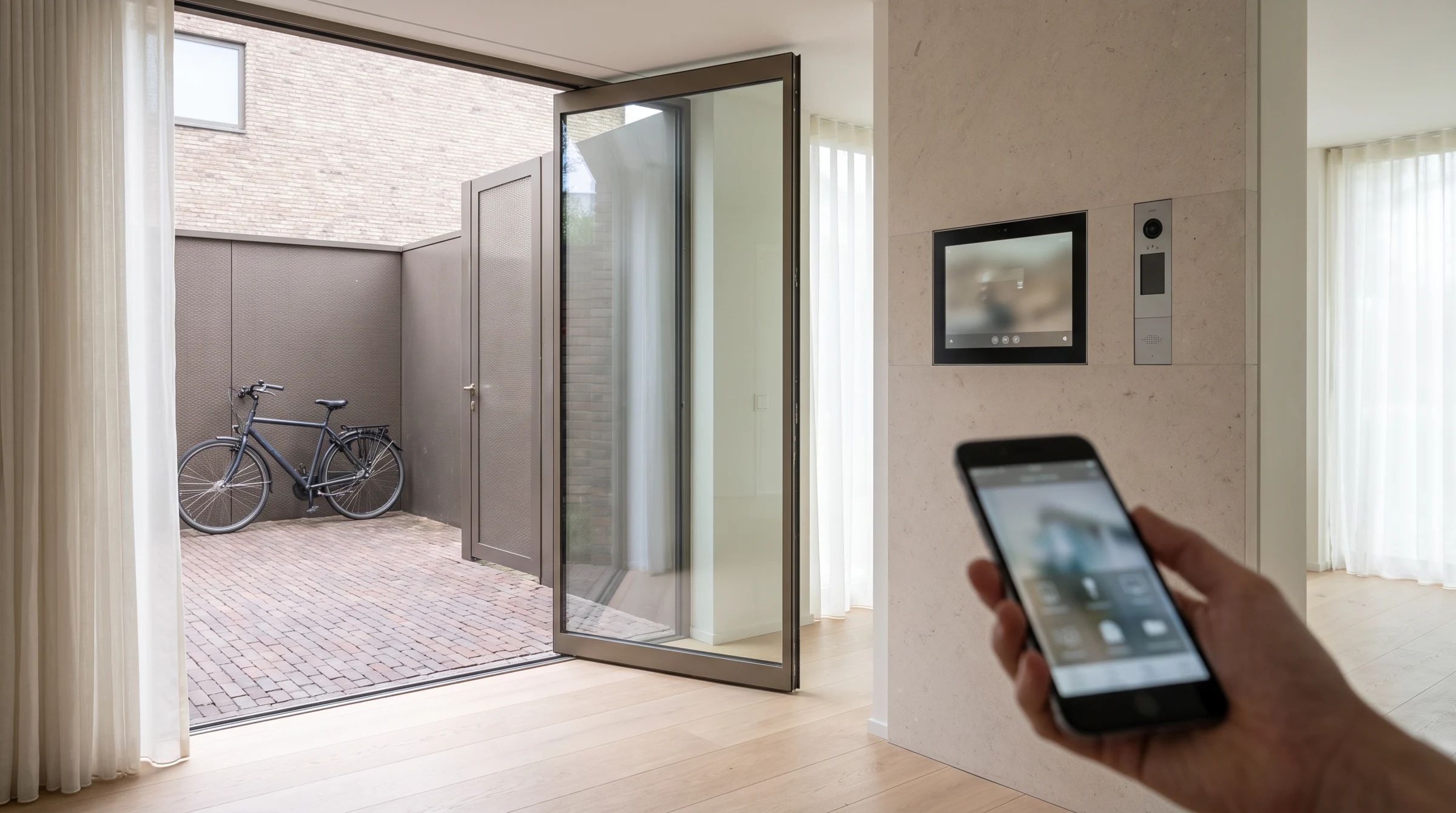 Geïntegreerd beveiligingssysteem met intercom en mobiele bediening